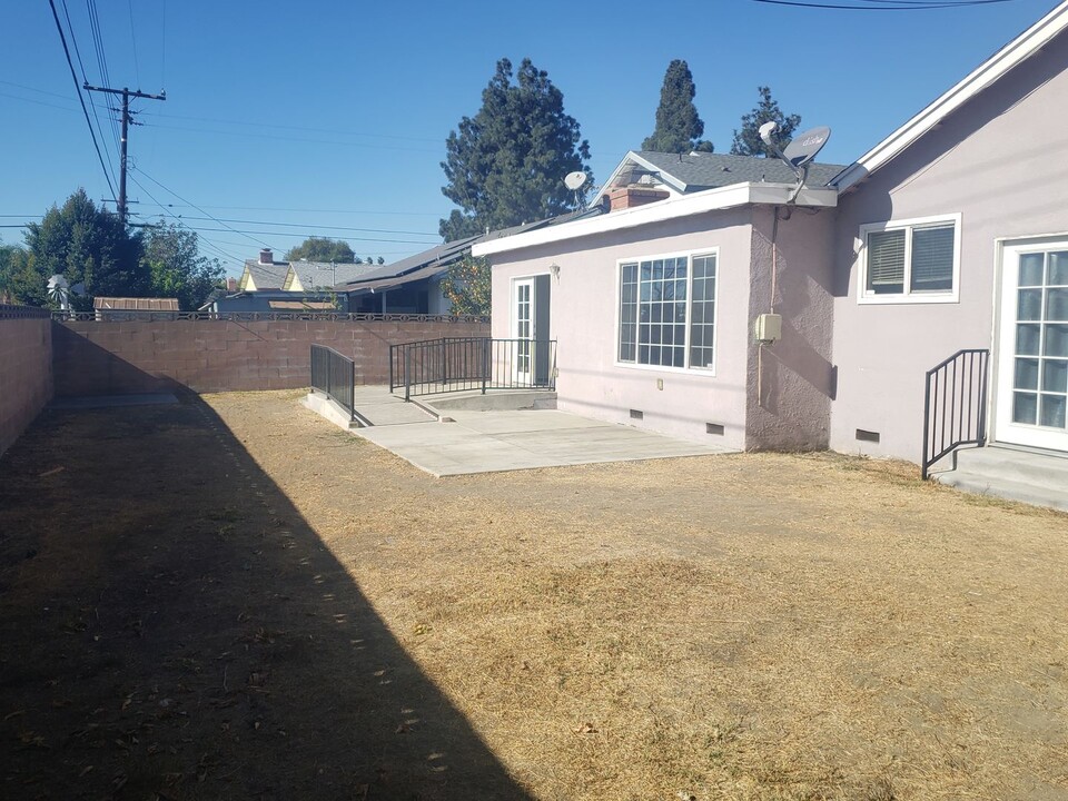 942 Barbara Ln in Pomona, CA - Building Photo