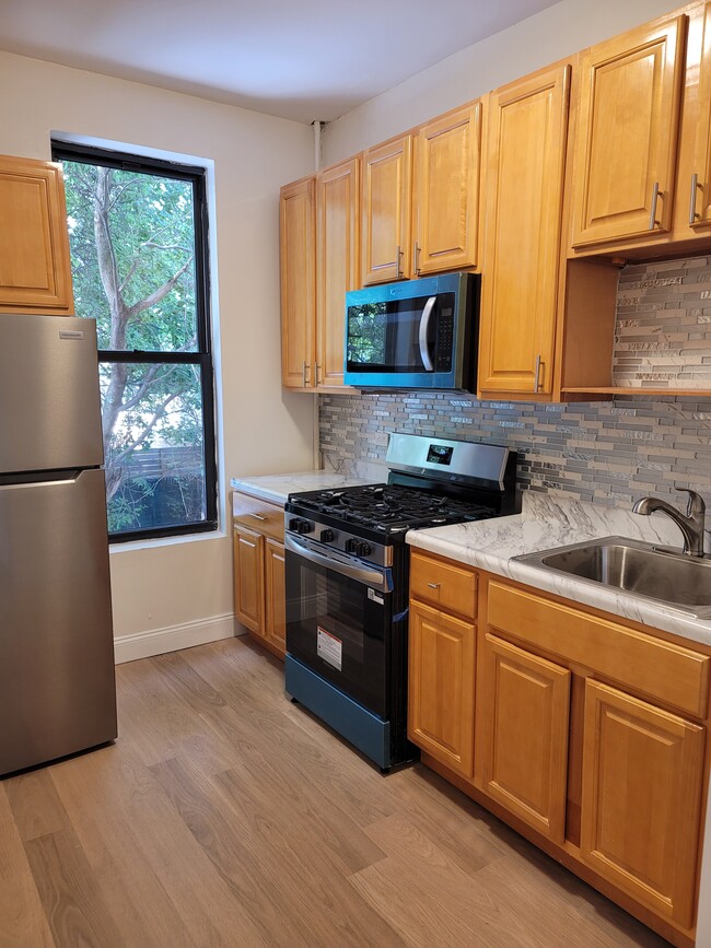 525 Chauncey St, Unit 2nd floor