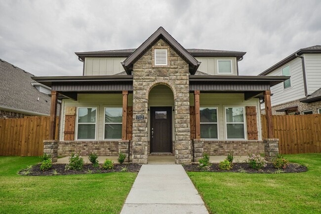 property at 712 N Salem Rd