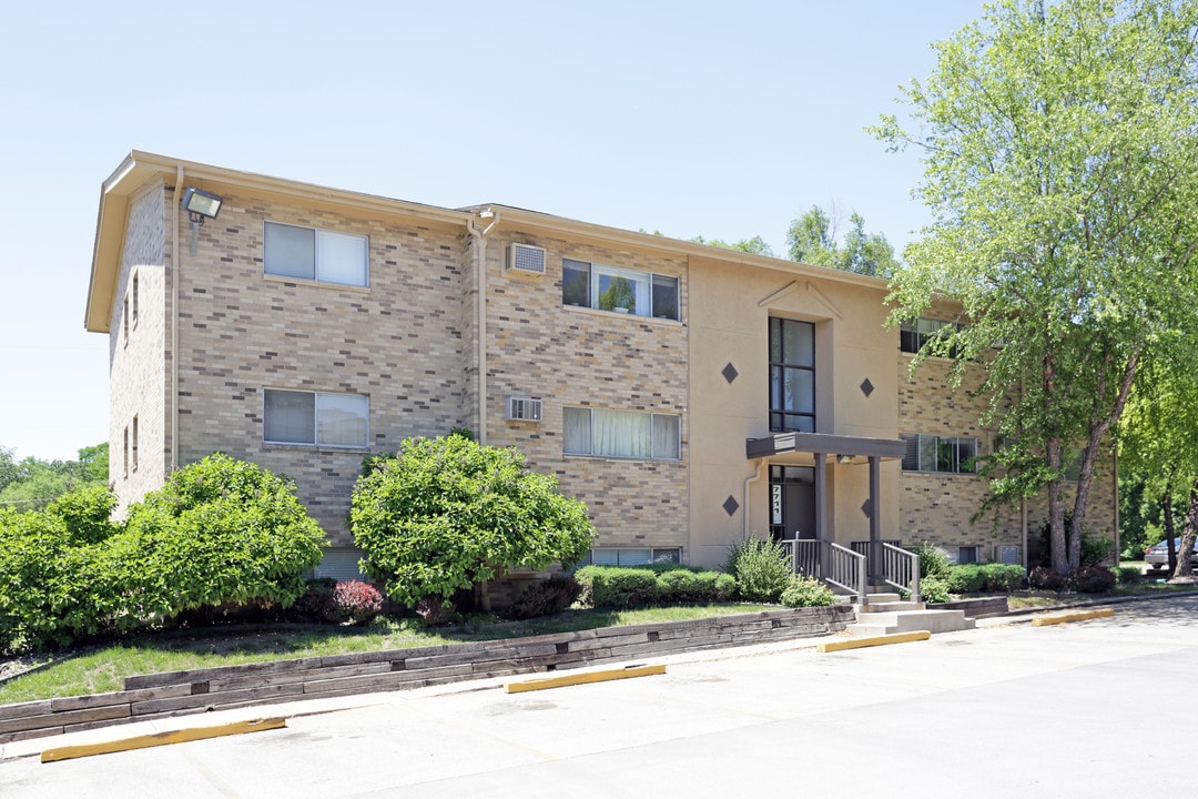 Urban Green Apartments in Urbandale, IA - Foto de edificio