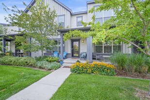 11185 E 25th Ave in Aurora, CO - Building Photo