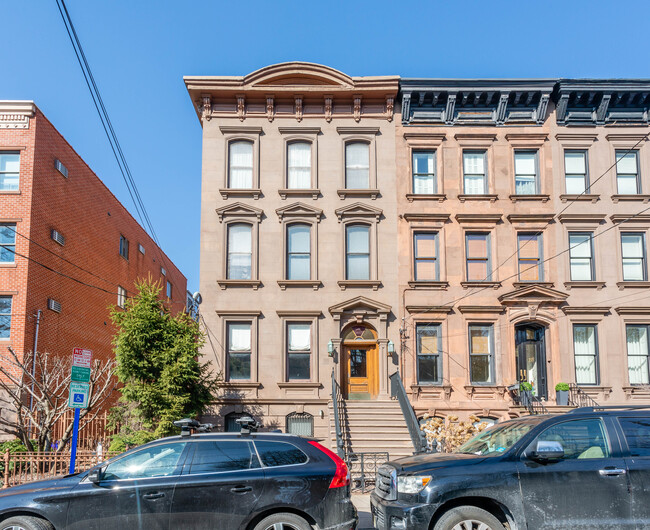 716 Hudson St in Hoboken, NJ - Building Photo - Building Photo