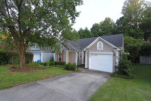 309 Hallwood Ct in Holly Springs, NC - Building Photo