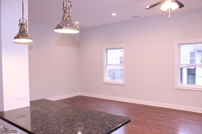 90 Myrtle St in Bloomfield, NJ - Building Photo - Building Photo