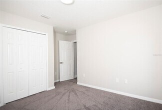 8002 Carriage Pointe Dr in Gibsonton, FL - Building Photo - Building Photo