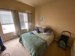 240 Writers Way, Unit #B in Colorado Springs, CO - Foto de edificio - Building Photo
