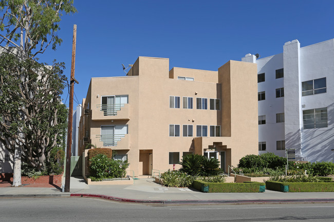 508 S Barrington in Los Angeles, CA - Building Photo - Building Photo