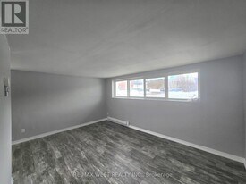 80 William St W in Oshawa, ON - Building Photo