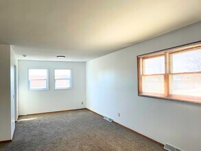 705 Willow Run St in Cottage Grove, WI - Building Photo - Building Photo