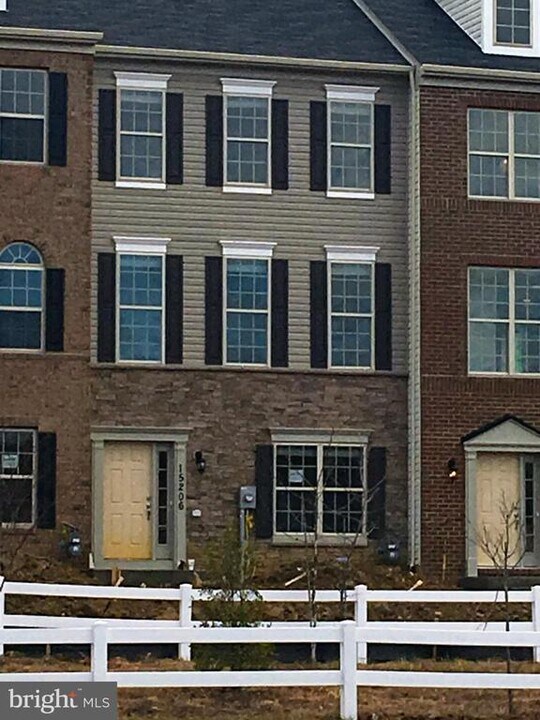 15206 General Lafayette Blvd in Brandywine, MD - Building Photo