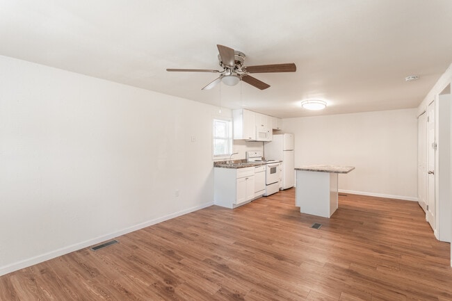 Woods Crossing Apartments