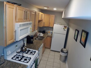 5953 N Kenmore Ave-Unit -201CC in Chicago, IL - Building Photo - Building Photo