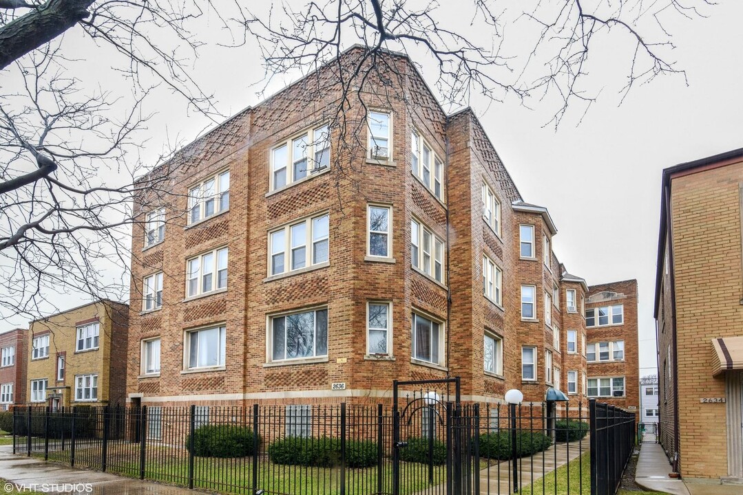 2638 W Summerdale Ave, Unit 1N in Chicago, IL - Foto de edificio