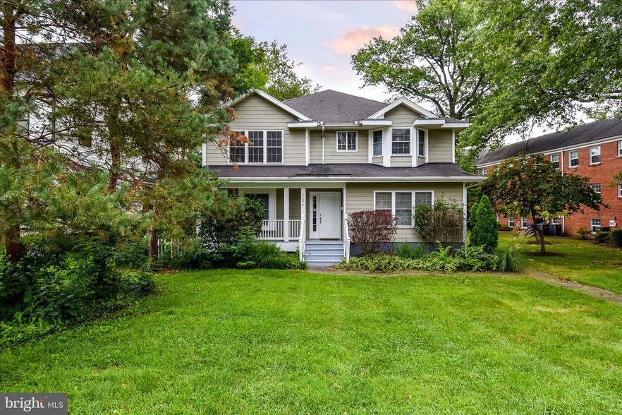 1705 Commonwealth Ave, Unit B in Alexandria, VA - Foto de edificio