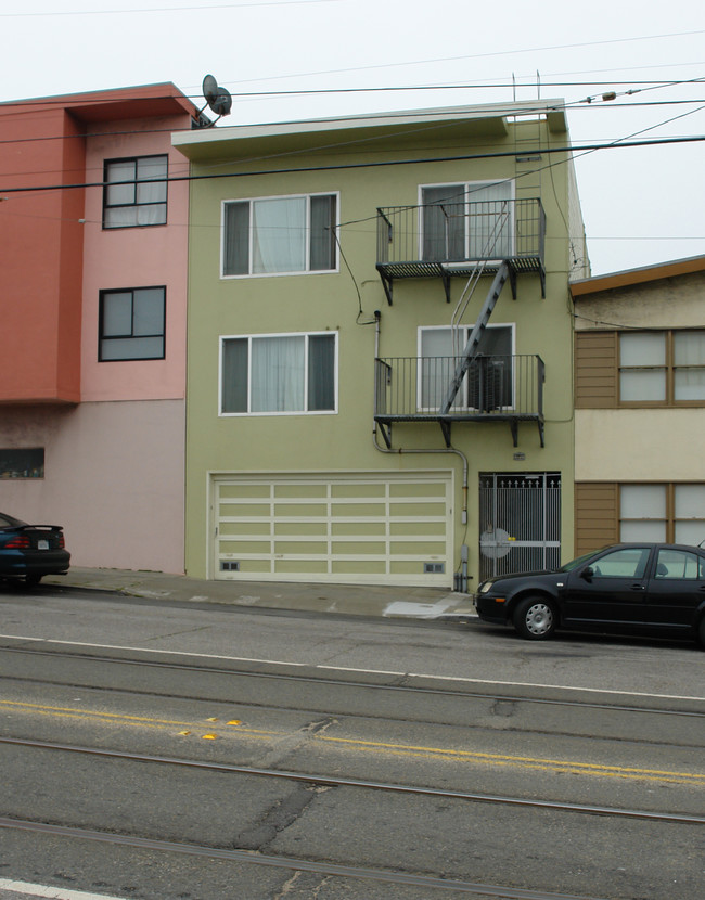 3511 Taraval