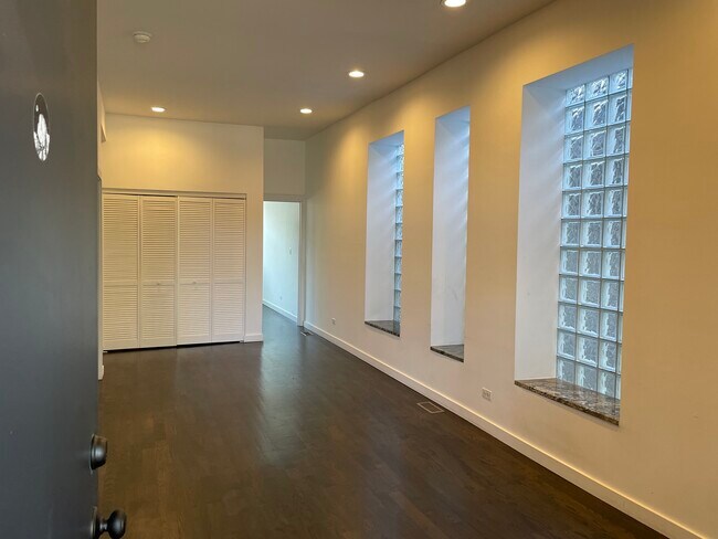 1824 W 35th St in Chicago, IL - Building Photo - Building Photo