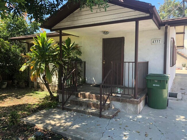 4335 Prospect Ave in Los Angeles, CA - Building Photo - Building Photo