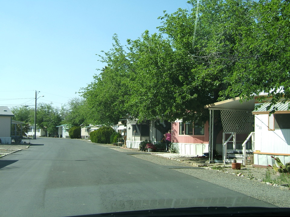 Palm Drive Manufactured Home Park in Wickenburg, AZ - Building Photo