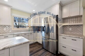 14955 W Fenway Dr in New Berlin, WI - Building Photo - Building Photo