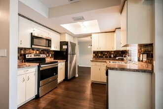 2261 SE 28th St in Cape Coral, FL - Building Photo - Building Photo