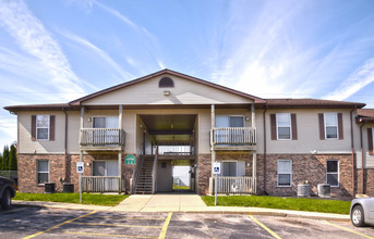 Raintree Apartments in Cedar Rapids, IA - Foto de edificio - Building Photo