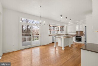 6058 Sugarstone Ct in McLean, VA - Building Photo - Building Photo