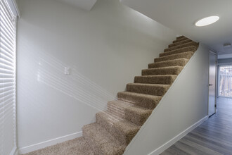 Fairway Park Manor in Reno, NV - Building Photo - Interior Photo