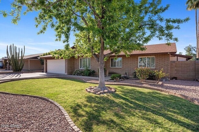 2137 E Apollo Ave in Tempe, AZ - Building Photo - Building Photo