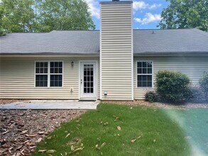 3028 Express Ln NE in Buford, GA - Building Photo - Building Photo
