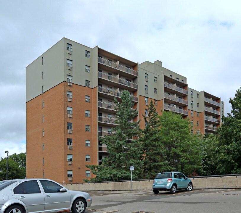 931 Wonderland Rd S in London, ON - Building Photo