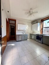 825 W Armitage Ave in Chicago, IL - Building Photo - Building Photo