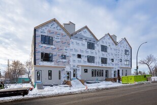 1302 34 St SE in Calgary, AB - Building Photo