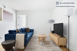 230 E 44th St in New York, NY - Building Photo