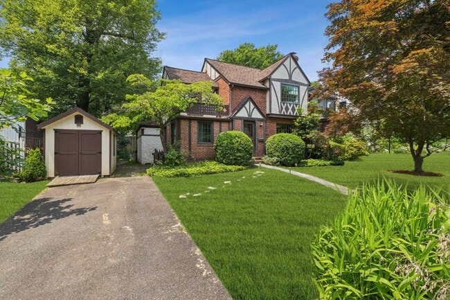 1610 N Greenbrier St