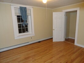 1 Maxwell St, Unit 1 Maxwell St in Haverhill, MA - Building Photo