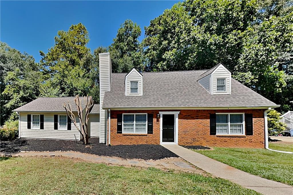 2458 Zachary Woods Dr NW in Marietta, GA - Building Photo