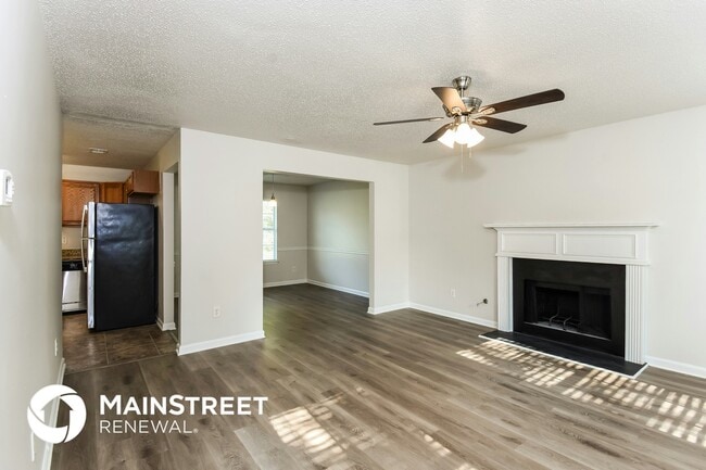 1399 Crestlake Ct in Lithonia, GA - Building Photo - Building Photo