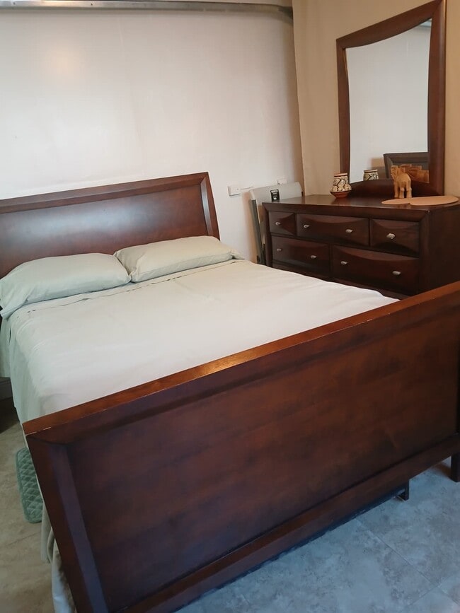 525 Westward Dr in Miami Springs, FL - Building Photo - Building Photo