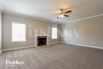 5730 Grant Station Dr in Gainesville, GA - Foto de edificio - Building Photo