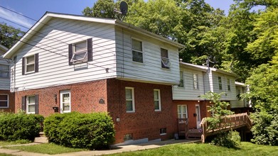 470-480 Zahn Dr in Akron, OH - Foto de edificio - Building Photo