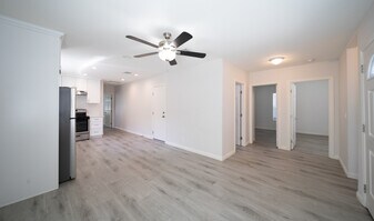 120 E Shady Grove Dr in Riverside, CA - Building Photo