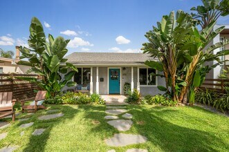 305 Neptune Ave in Encinitas, CA - Building Photo - Building Photo