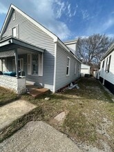 47 W Penning Ave in Wood River, IL - Foto de edificio - Building Photo