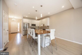 730 Whitetail Cir in King of Prussia, PA - Foto de edificio - Building Photo