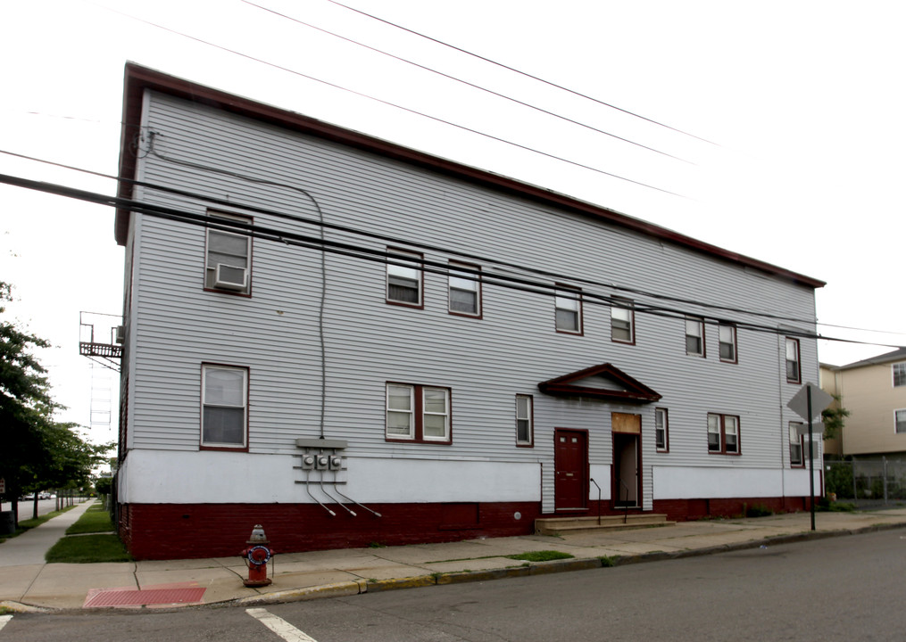 600 Court St in Elizabeth, NJ - Building Photo