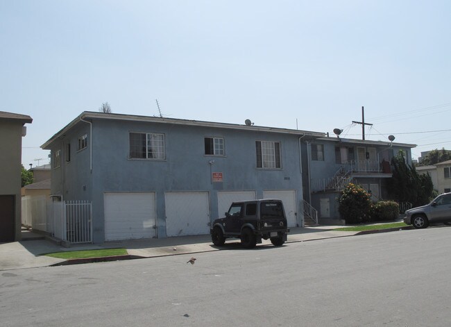 2000 Locust Ave in Long Beach, CA - Building Photo - Building Photo