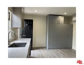 838 Hilldale Ave in West Hollywood, CA - Building Photo - Building Photo