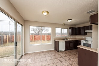 12931 Parker Ct in Balch Springs, TX - Foto de edificio - Building Photo