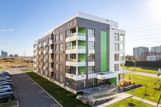 Quartier 440 in Laval, QC - Building Photo - Building Photo