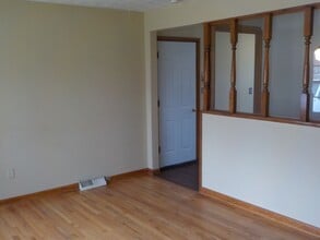 909 Highland Dr in Junction City, KS - Building Photo - Building Photo